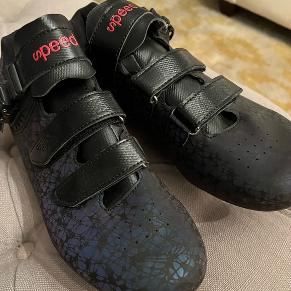 Brand new never worn Mens Spin shoes size 12.5/47 with Delta cleats - Picture 1 of 4